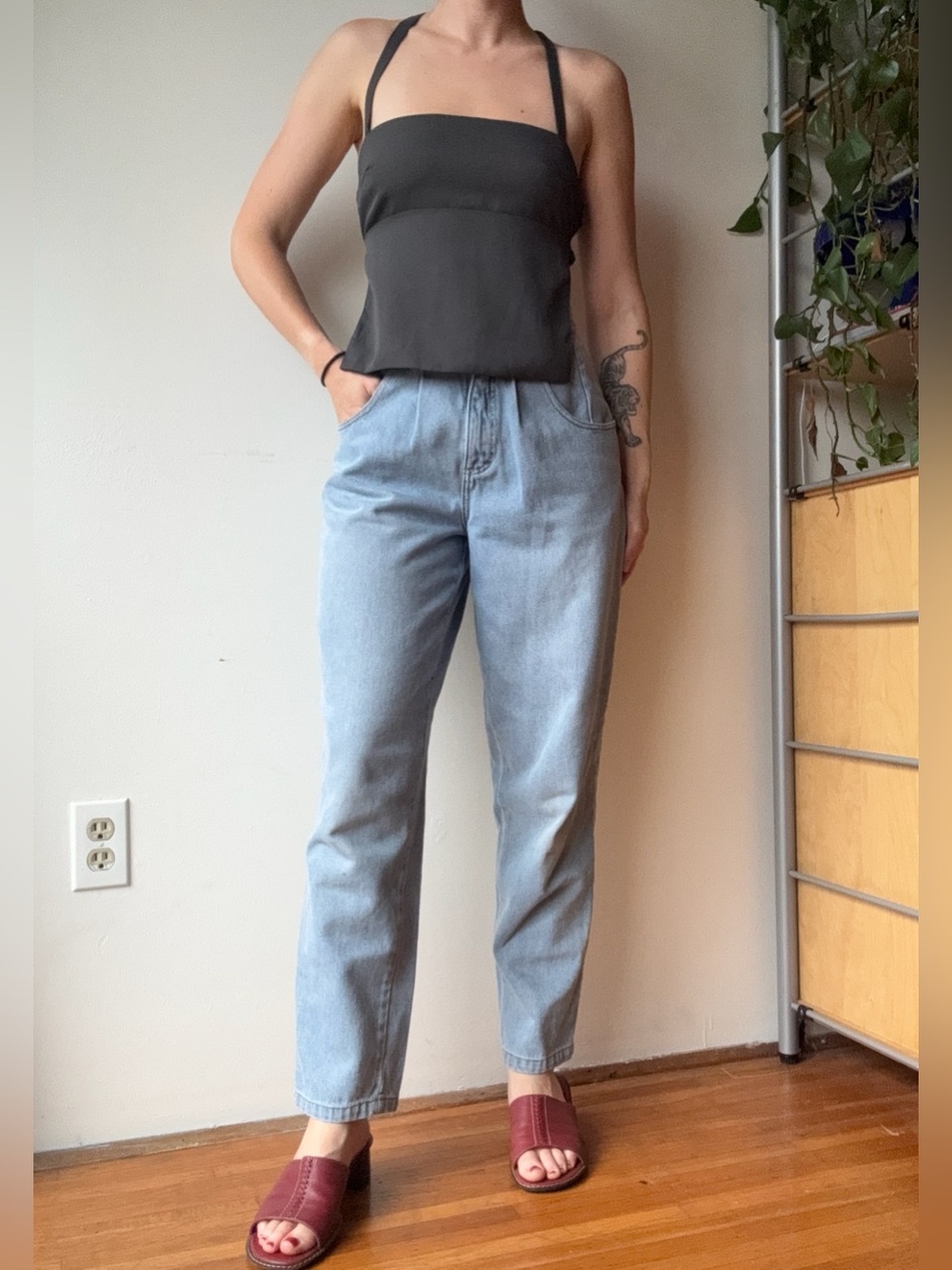Eddie Bauer vintage light wash high waisted pleated jeans